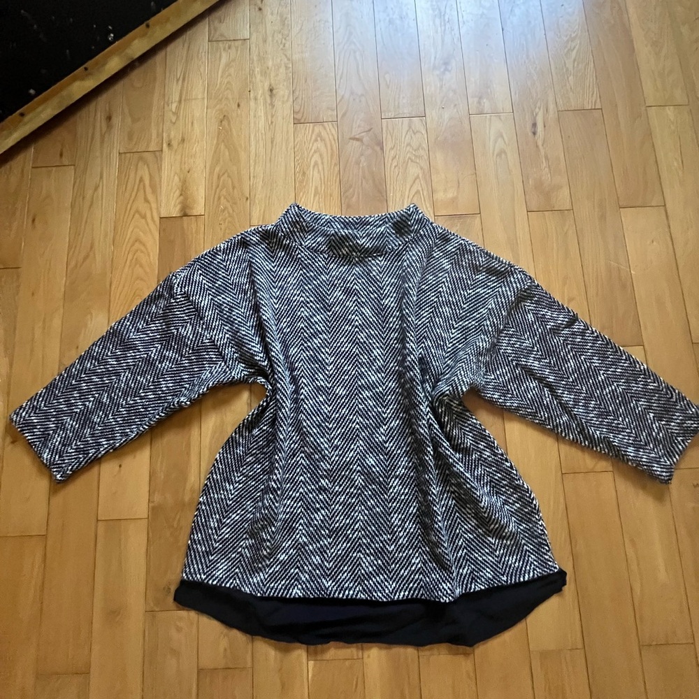 Vince Camuto Monochrome Herringbone Knit